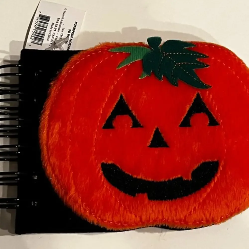 Pumpkin Note Pad /‎ Notebook / 30 pages  (new)
